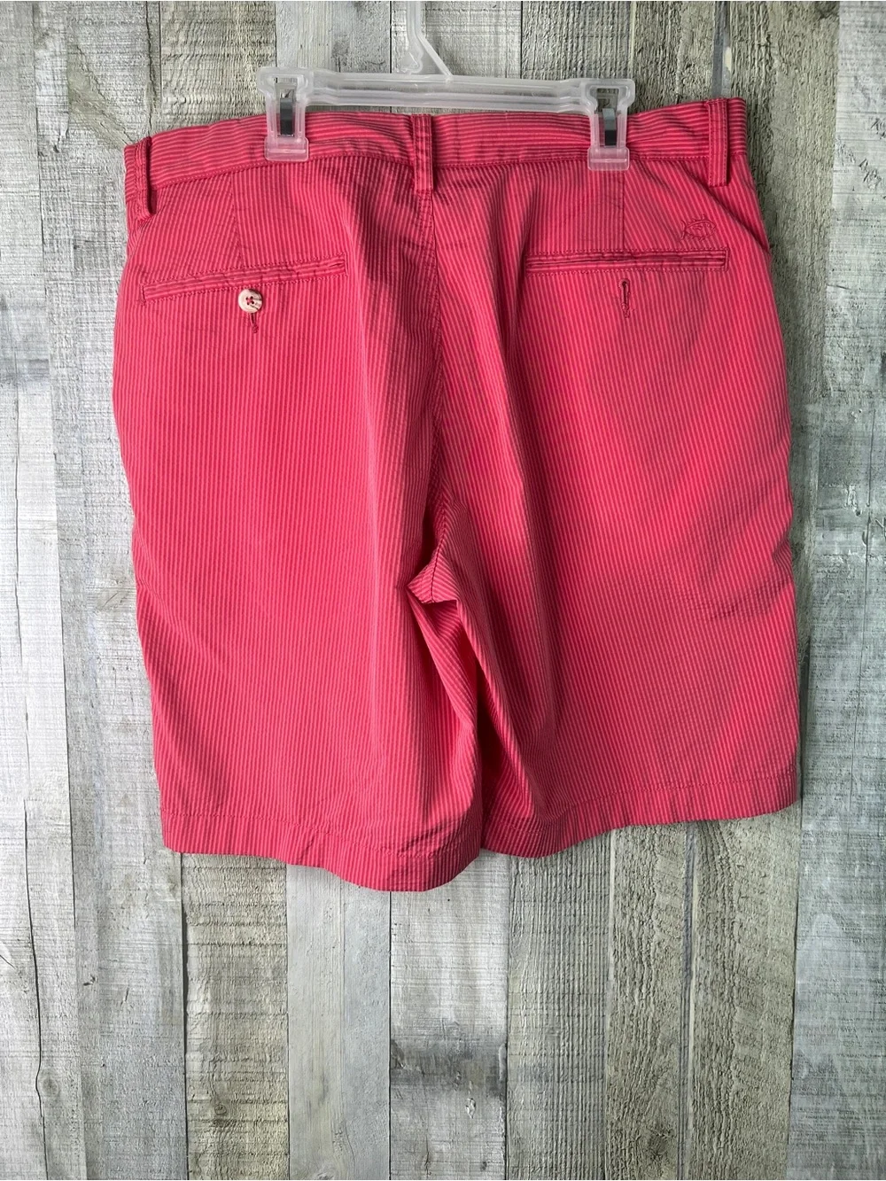 Southern Tide Shorts with Front Pockets Back Button Pockets 9” Inseam